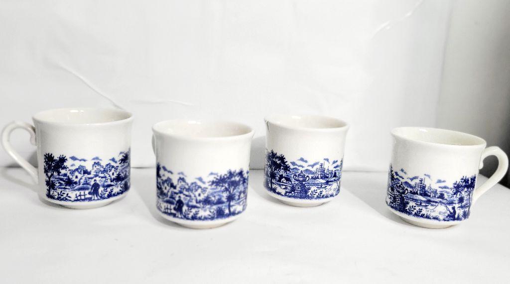 Vintage Set of 4 Blue and White Pastoral Chinoisere Tea Cups, Made in England